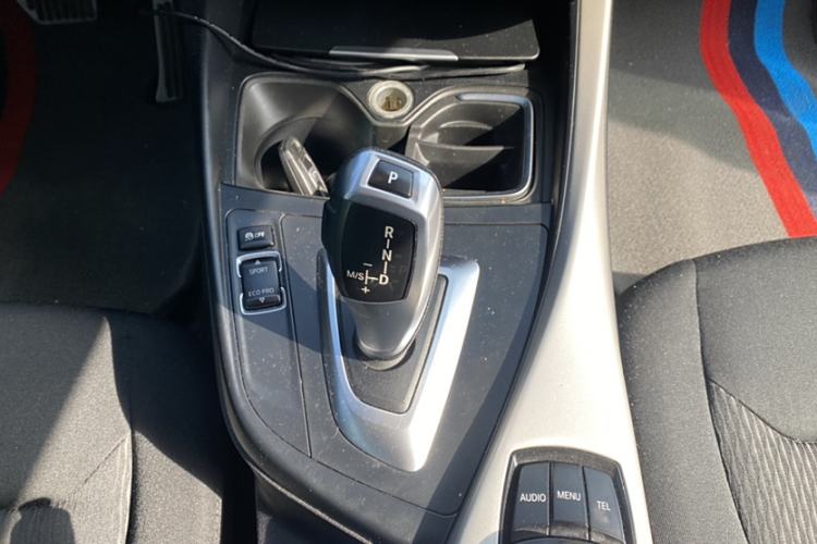 Used BMW 2 Series 2014 220i Leading Model Gear Lever