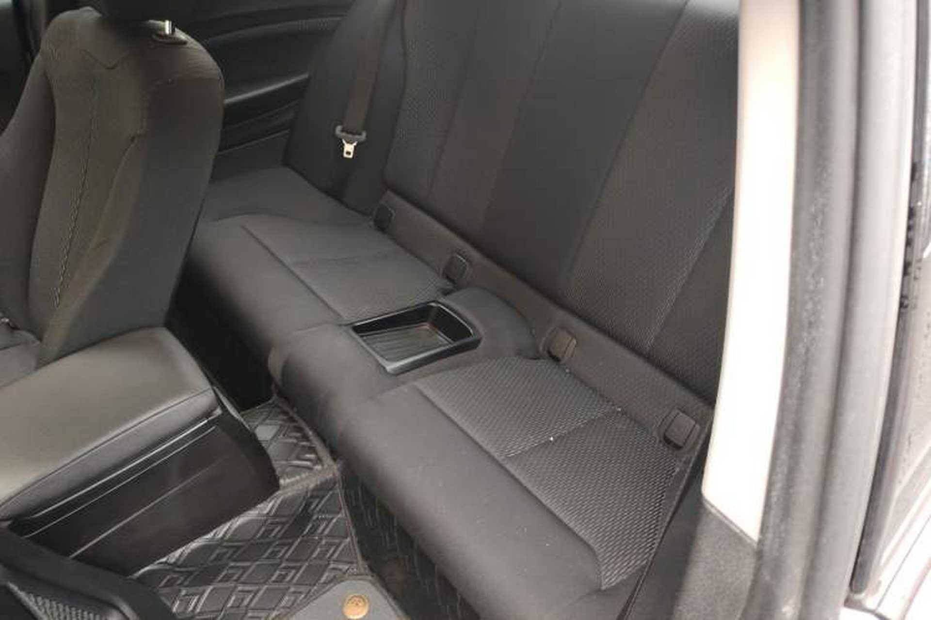 Used BMW 2 Series 2014 220i Leading Model Interior 1