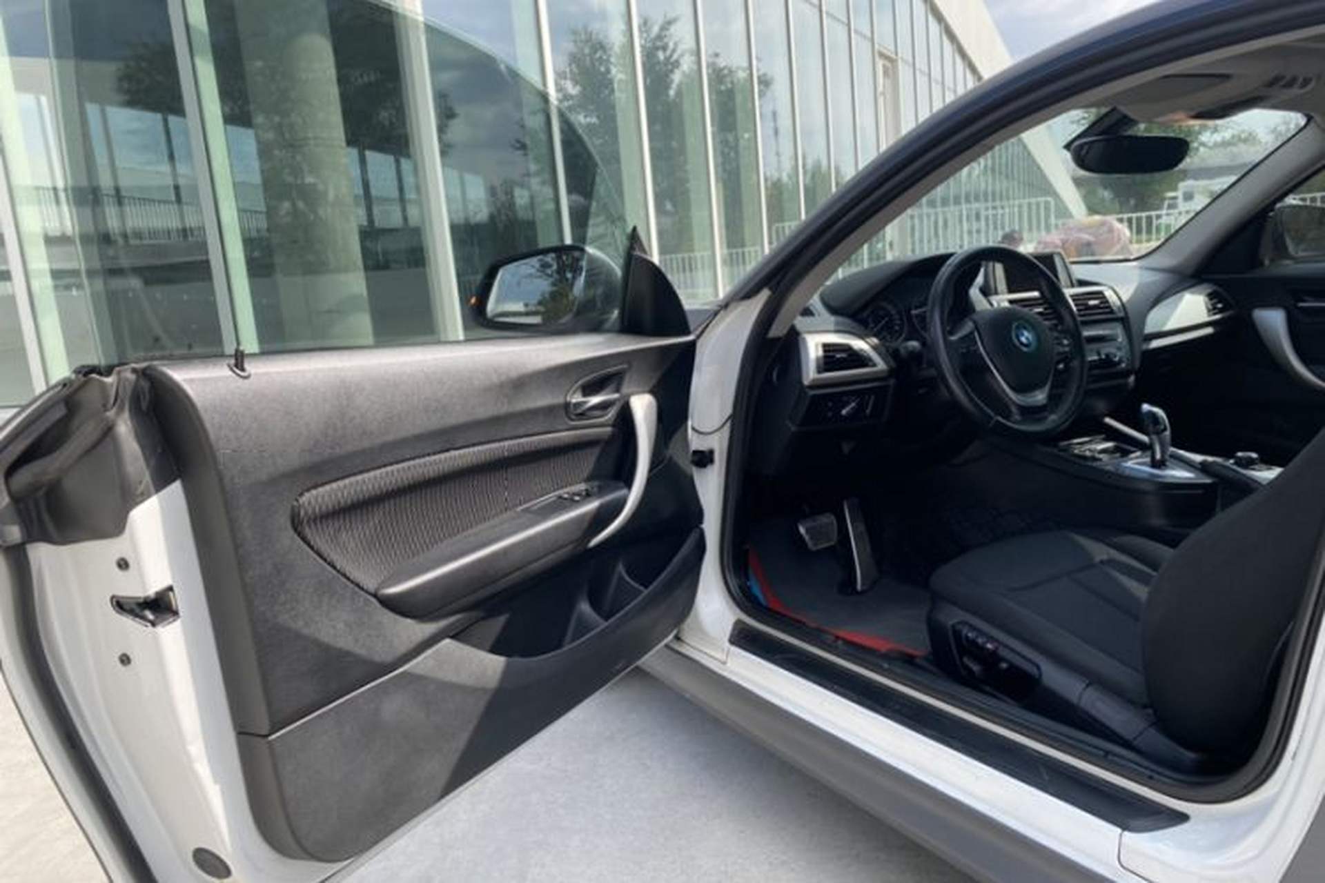 Used BMW 2 Series 2014 220i Leading Model Interior 4