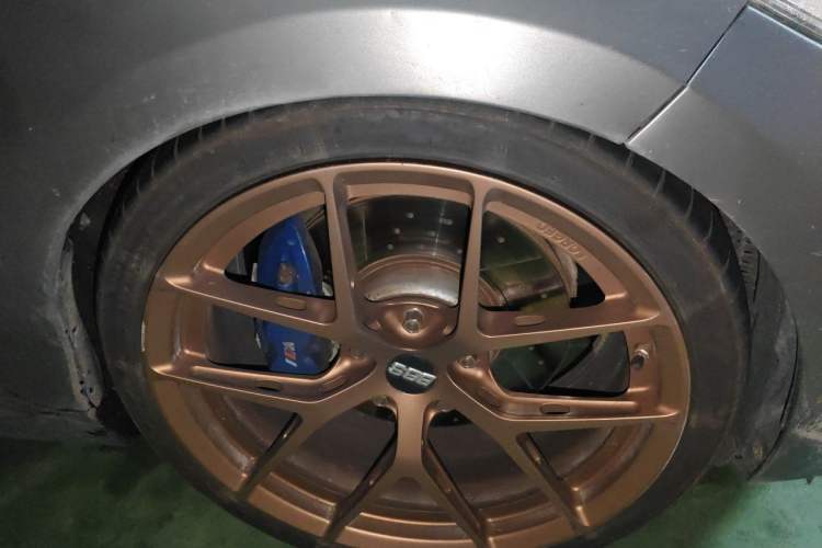Used BMW 2 Series 2014 M235i Right Front Wheel Hub