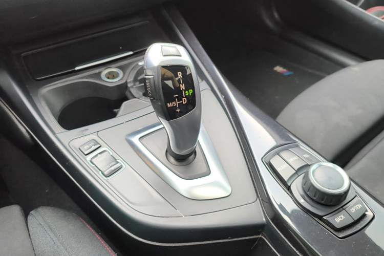 Used BMW 2 Series 2014 220i Sport Design Package Gear Lever