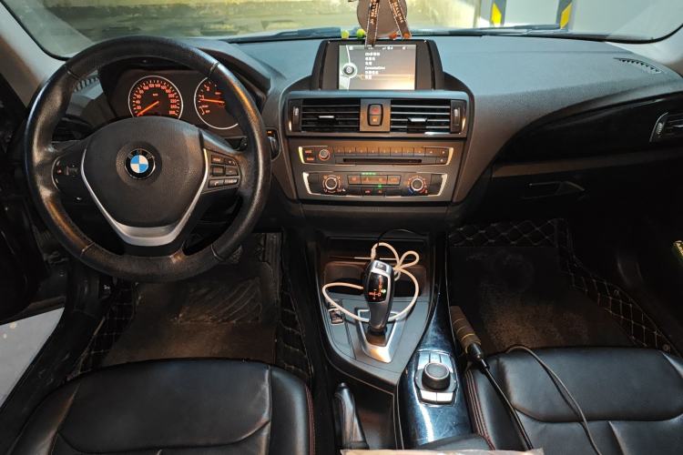 Used BMW 2 Series 2014 220i Leading Model Center Console