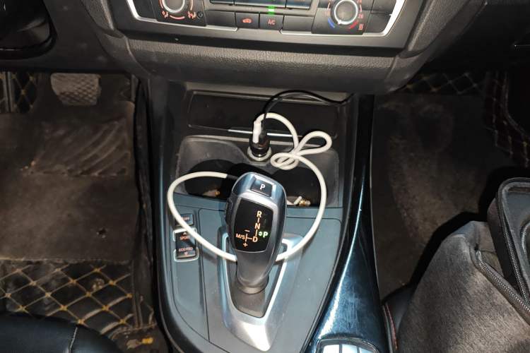 Used BMW 2 Series 2014 220i Leading Model Gear Lever
