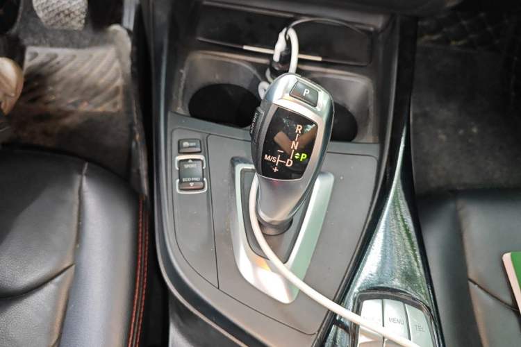 Used BMW 2 Series 2014 220i Leading Model Gear Lever