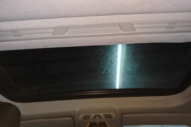 Used BMW 2 Series 2014 220i Leading Model Headliner