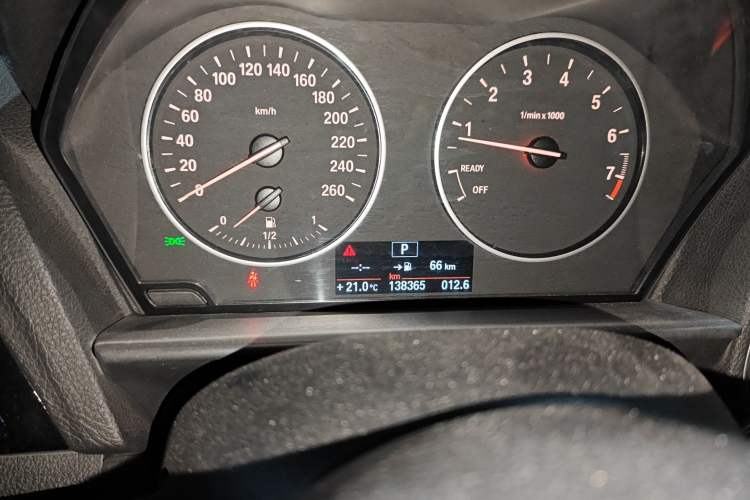 Used BMW 2 Series 2014 220i Leading Model Odometer Close Up