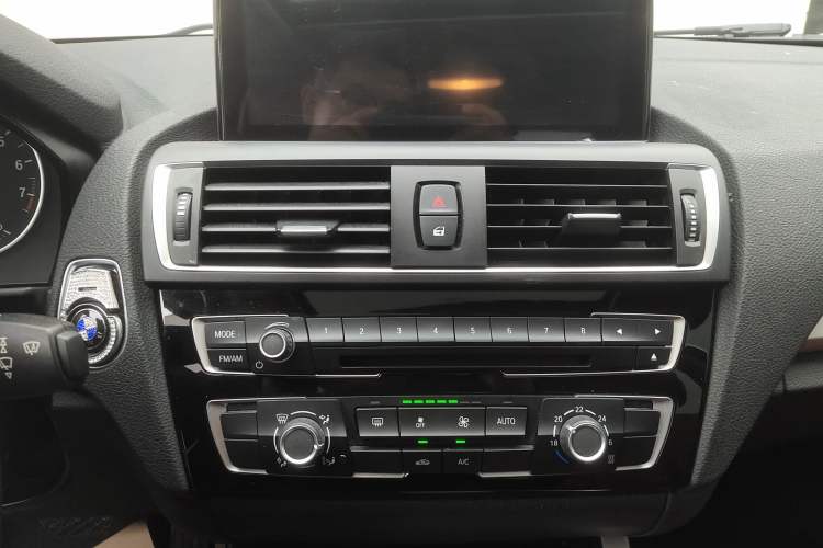 Used BMW 2 Series 2014 220i Leading Model Audio And AC Panel