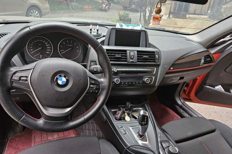 Used BMW 2 Series 2014 220i Sport Design Package Center Console