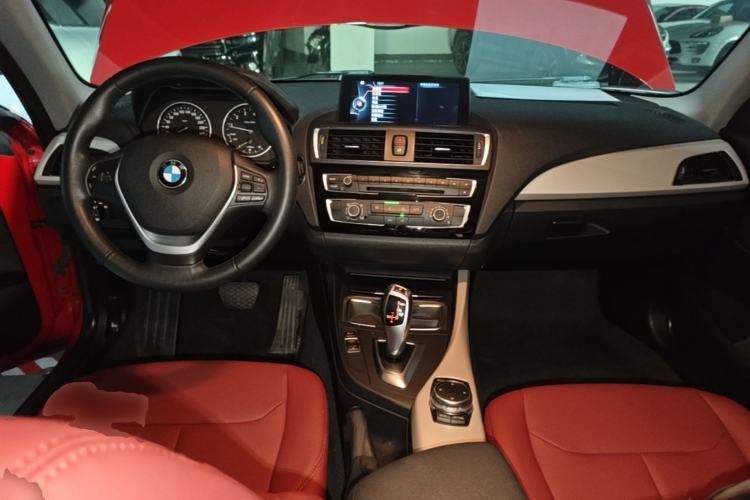 Used BMW 2 Series 2014 220i Leading Model Center Console