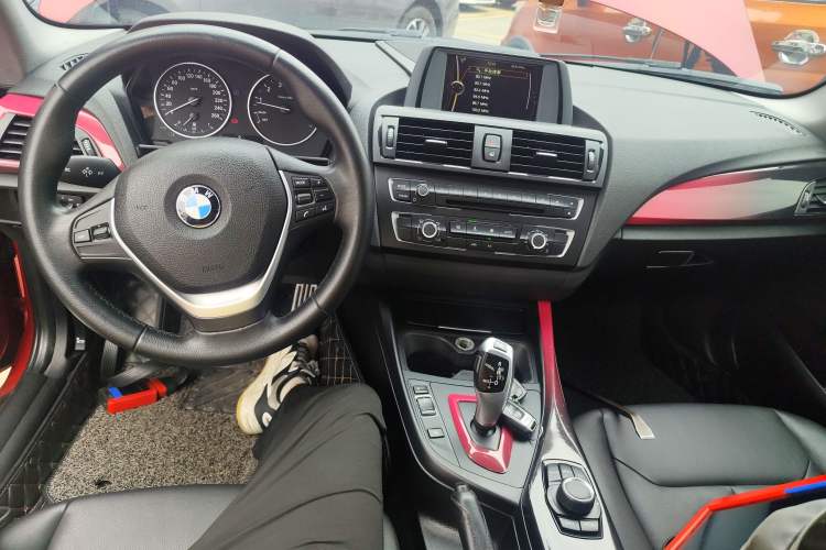 Used BMW 2 Series 2014 220i Leading Model Center Console