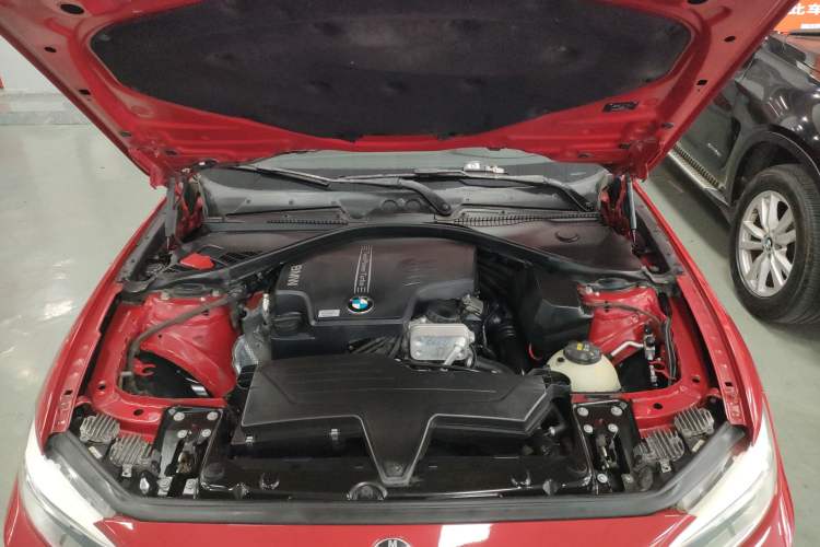 Used BMW 2 Series 2014 220i Leading Model Engine Bay