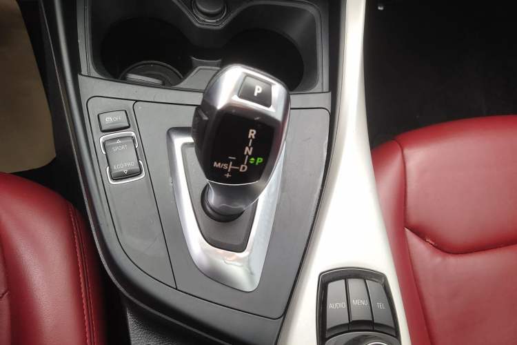 Used BMW 2 Series 2014 220i Leading Model Gear Lever