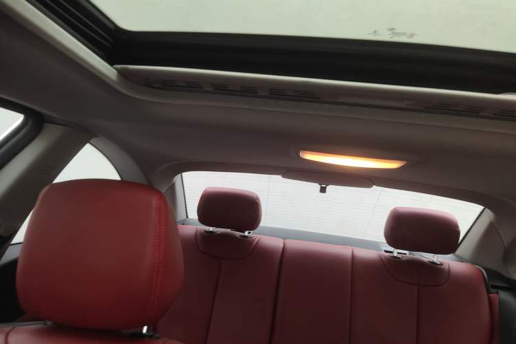 Used BMW 2 Series 2014 220i Leading Model Headliner