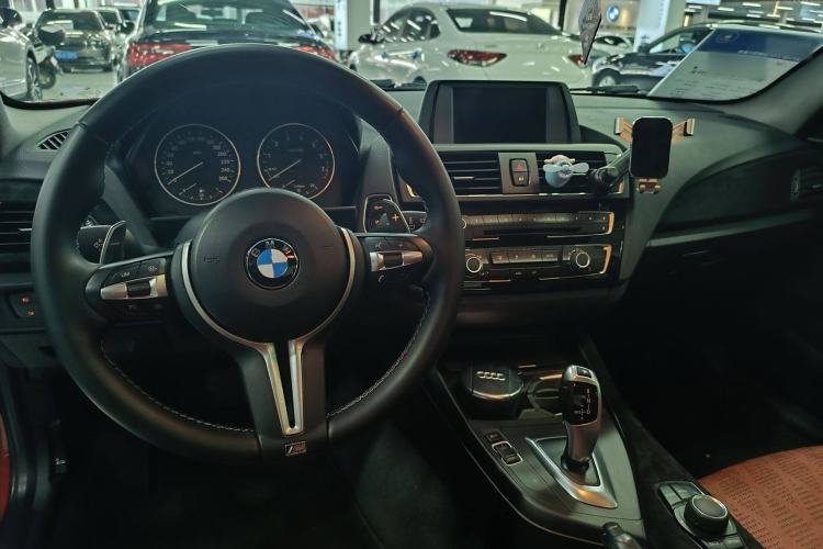 Used BMW 2 Series 2014 220i Leading Model Interior 2