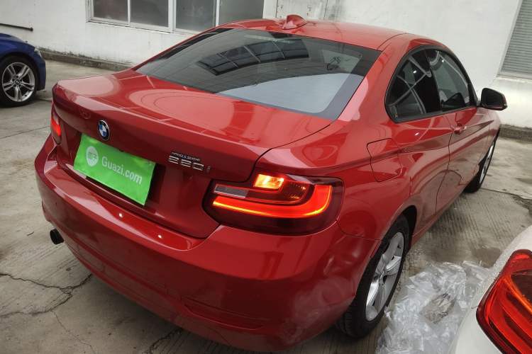 Used BMW 2 Series 2014 220i Leading Model Rear Right 45 Deg