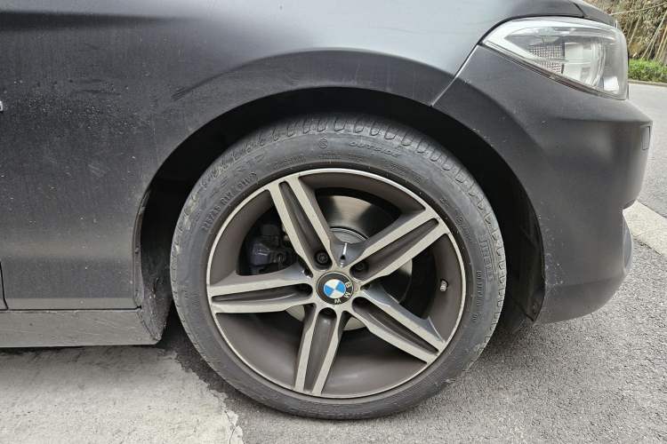 Used BMW 2 Series 2014 220i Sport Design Package Right Front Wheel Hub