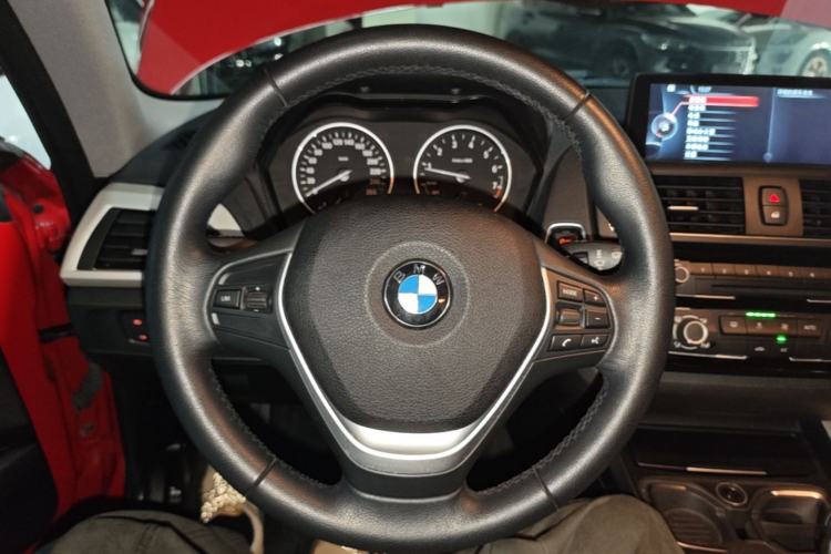 Used BMW 2 Series 2014 220i Leading Model Steering Wheel