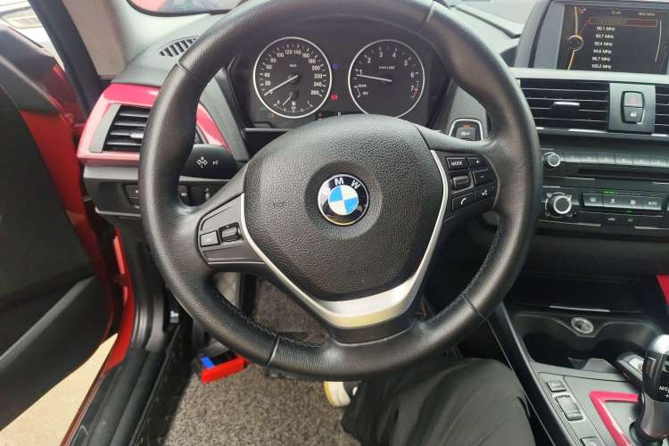 Used BMW 2 Series 2014 220i Leading Model Steering Wheel