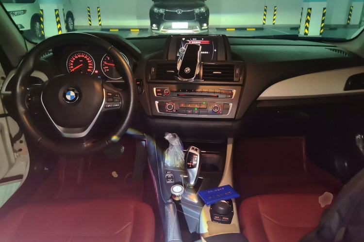 Used BMW 2 Series 2014 220i Leading Model Center Console