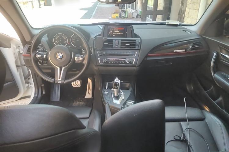 Used BMW 2 Series 2014 220i Leading Model Center Console