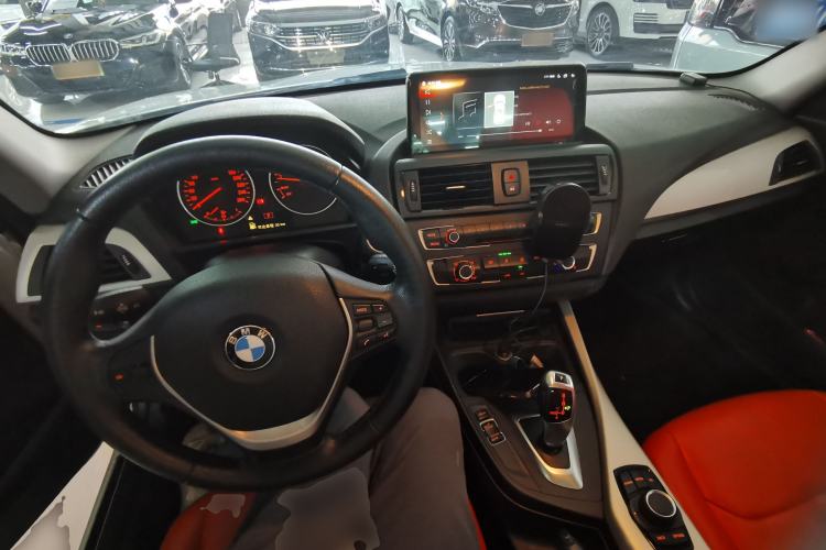 Used BMW 2 Series 2014 220i Leading Model Center Console
