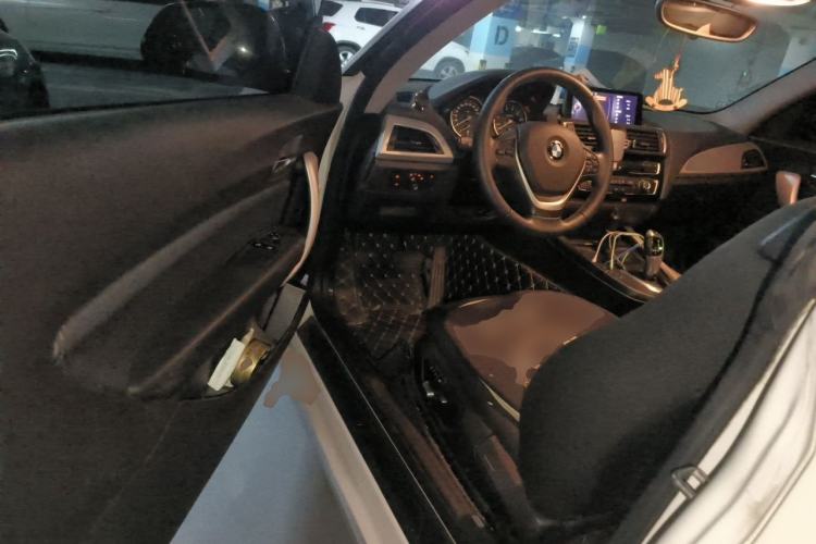 Used BMW 2 Series 2014 220i Sport Design Package Driver Seat