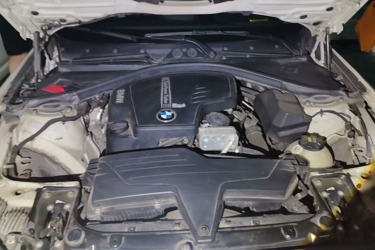 Used BMW 2 Series 2014 220i Leading Model Engine Bay