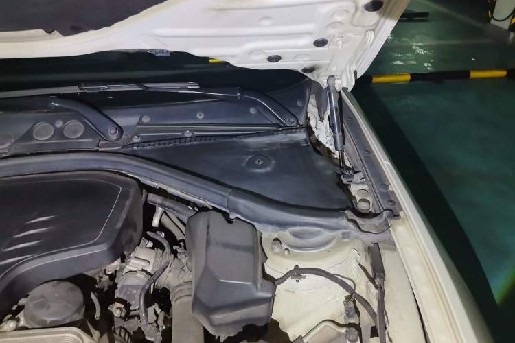 Used BMW 2 Series 2014 220i Leading Model Engine Bay Left
