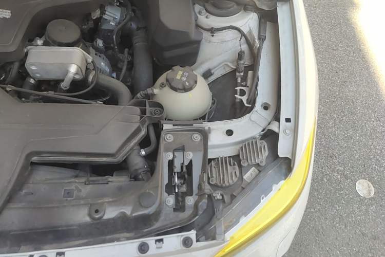 Used BMW 2 Series 2014 220i Leading Model Engine Bay Left