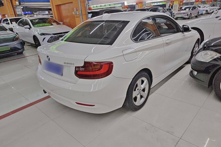 Used BMW 2 Series 2014 220i Leading Model Exterior 3