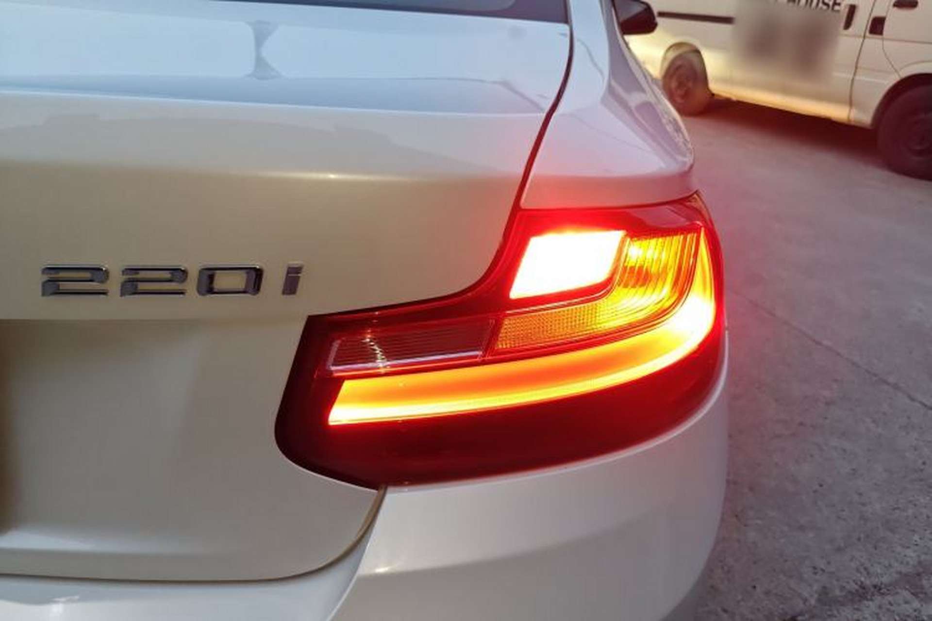Used BMW 2 Series 2014 220i Leading Model Exterior 3