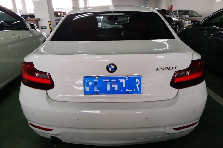 Used BMW 2 Series 2014 220i Leading Model Exterior 4
