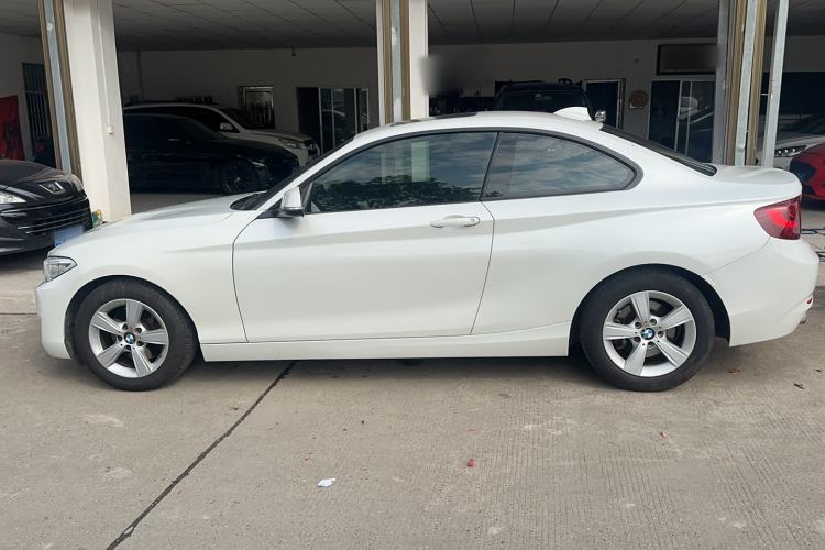 Used BMW 2 Series 2014 220i Leading Model Exterior 5