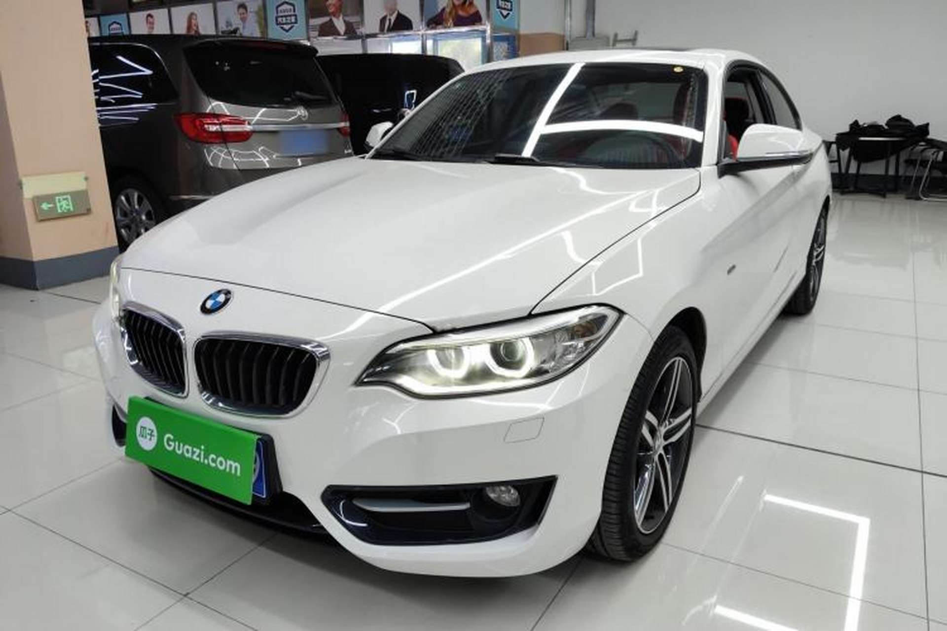 Used BMW 2 Series 2014 220i Sport Design Package Front Left 45 Deg
