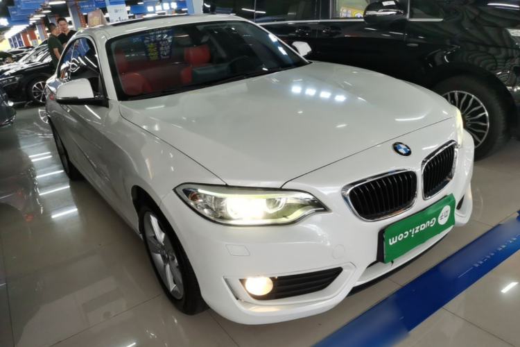 Used BMW 2 Series 2014 220i Leading Model Front Right 45 Deg