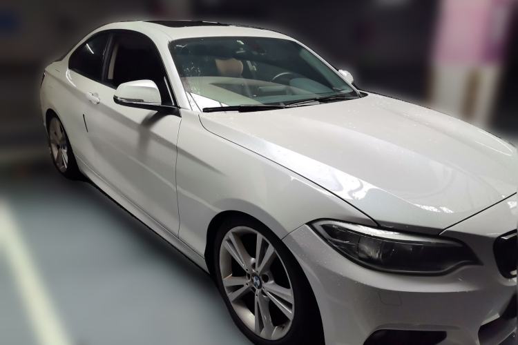 Used BMW 2 Series 2014 220i Leading Model Front Right 45 Deg