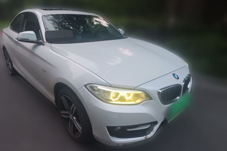 Used BMW 2 Series 2014 220i Sport Design Package Front Right 45 Deg