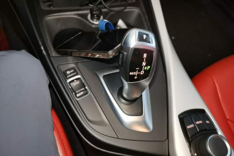 Used BMW 2 Series 2014 220i Leading Model Gear Lever