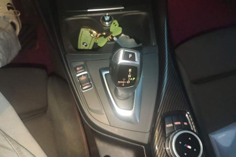Used BMW 2 Series 2014 220i Sport Design Package Gear Lever