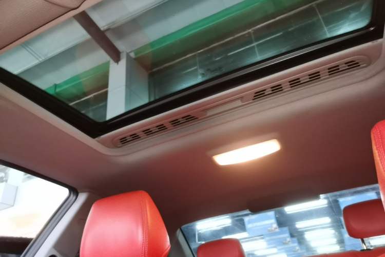 Used BMW 2 Series 2014 220i Leading Model Headliner