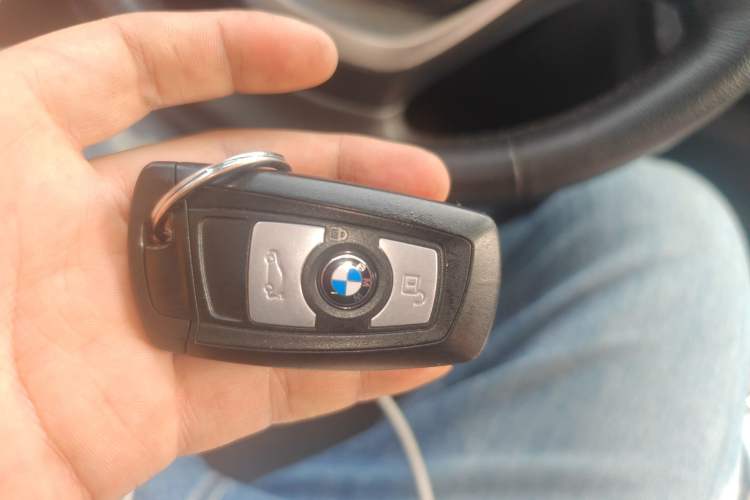 Used BMW 2 Series 2014 220i Leading Model Interior 1