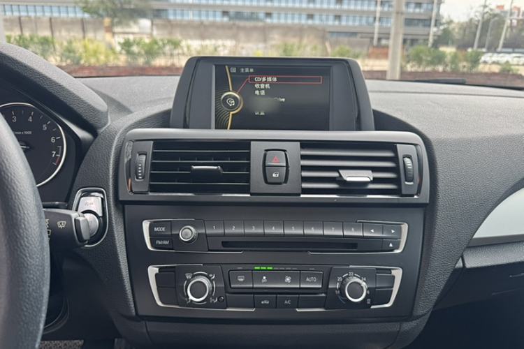 Used BMW 2 Series 2014 220i Leading Model Interior 2