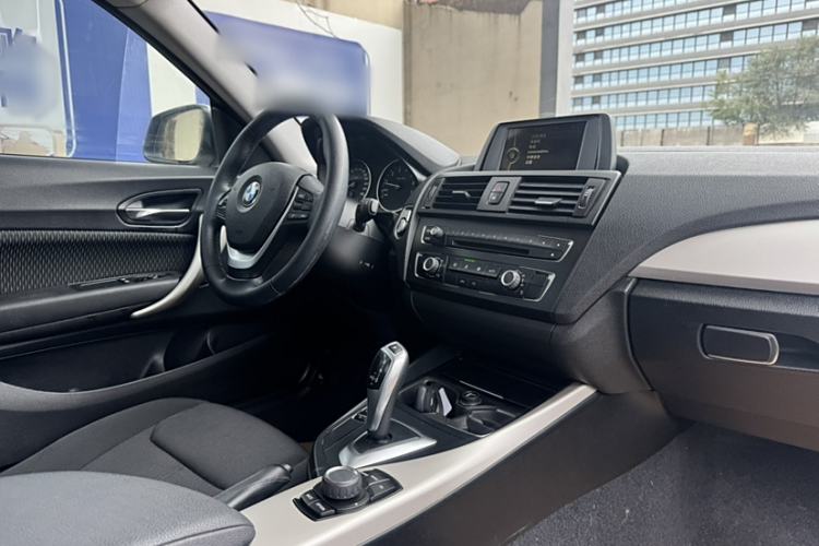 Used BMW 2 Series 2014 220i Leading Model Interior 5