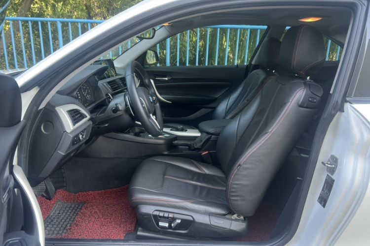 Used BMW 2 Series 2014 220i Leading Model Interior 5