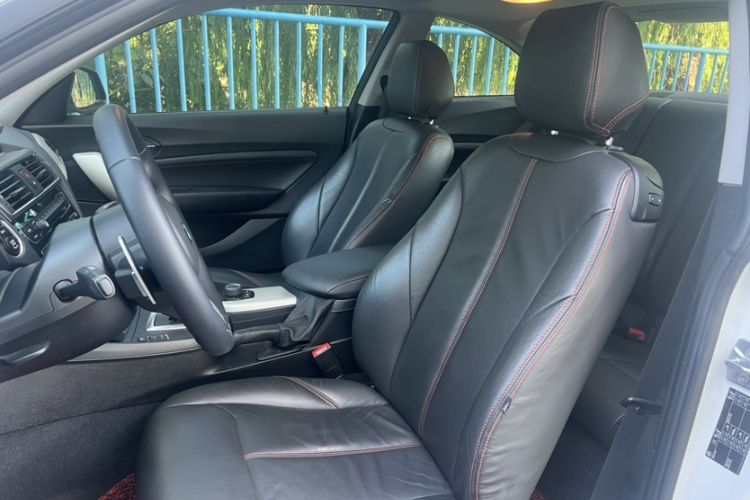 Used BMW 2 Series 2014 220i Leading Model Interior 7