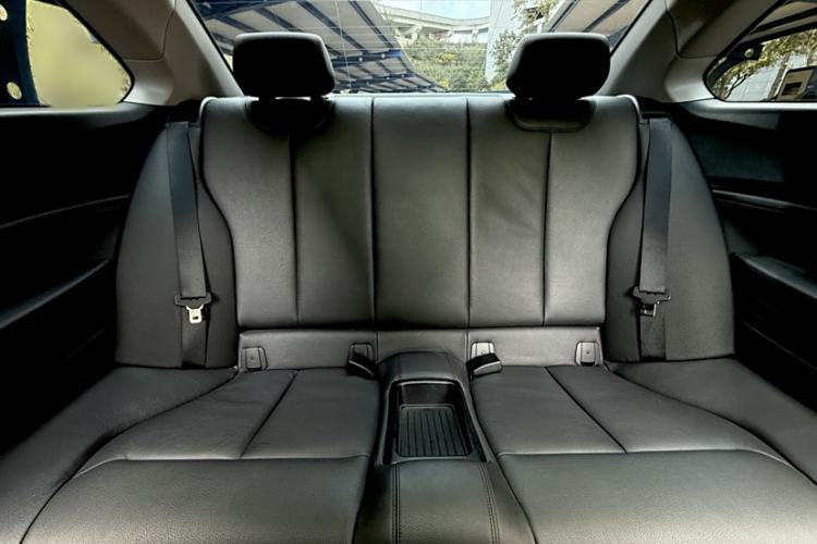 Used BMW 2 Series 2014 220i Sport Design Package Interior 8