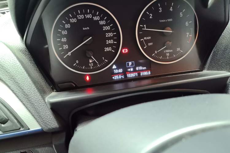 Used BMW 2 Series 2014 220i Leading Model Odometer Close Up