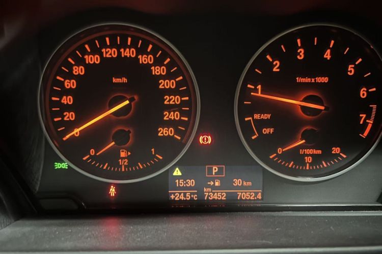 Used BMW 2 Series 2014 220i Leading Model Odometer Close Up