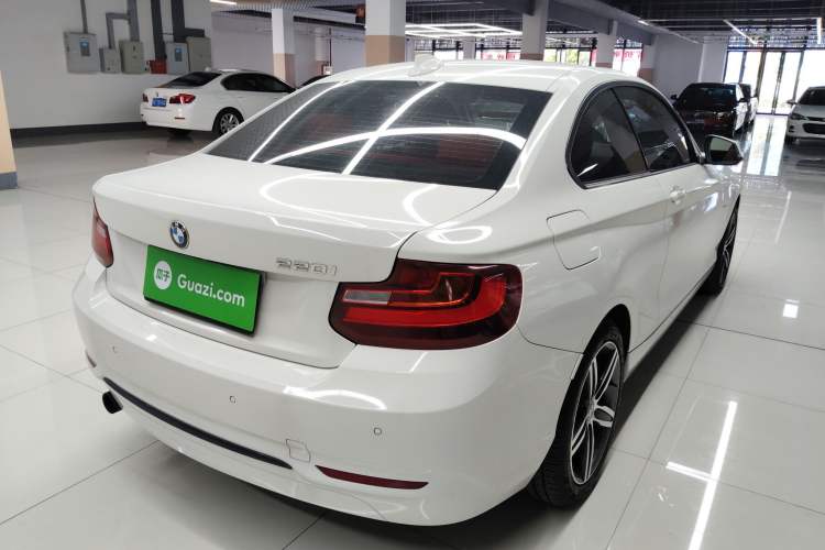 Used BMW 2 Series 2014 220i Sport Design Package Rear Right 45 Deg