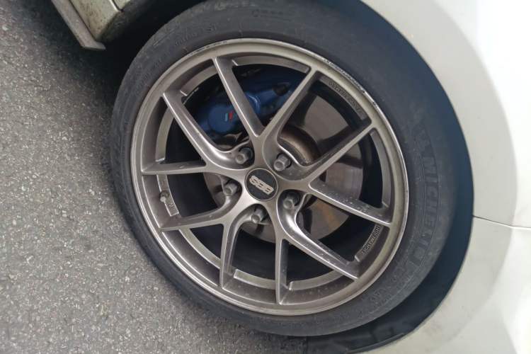 Used BMW 2 Series 2014 M235i Right Front Wheel Hub